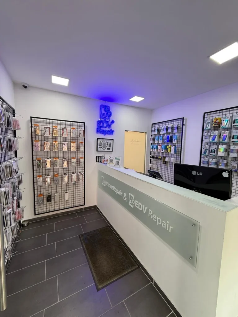 Verkaufsraum und Theke von EDV Repair in Ludwigshafen